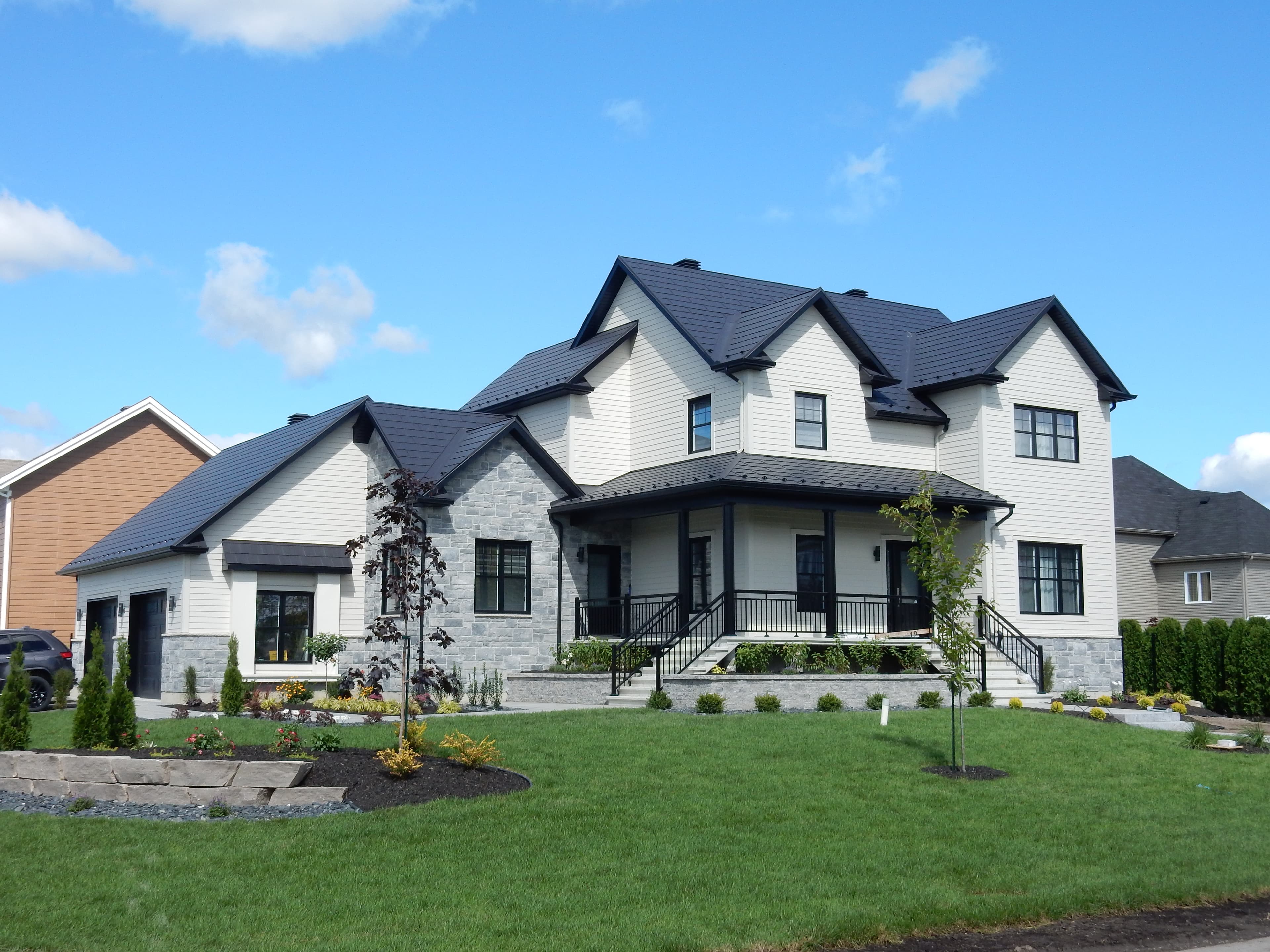 Steel-roofed home in Simcoe County